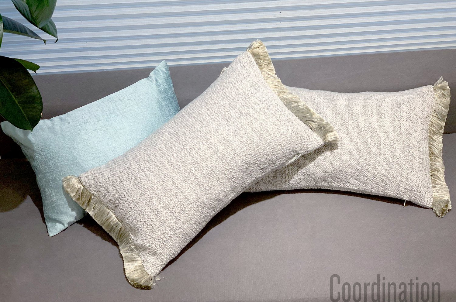 The Fringe Boucle ブークレ&フリンジクッション(ワームグレー) 50(60)×30cm 中材付 - HOUSE OF JAPAN Shop