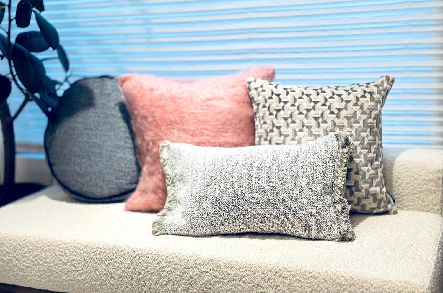 The Fringe Boucle ブークレ&フリンジクッション(ワームグレー) 50(60)×30cm 中材付 - HOUSE OF JAPAN Shop