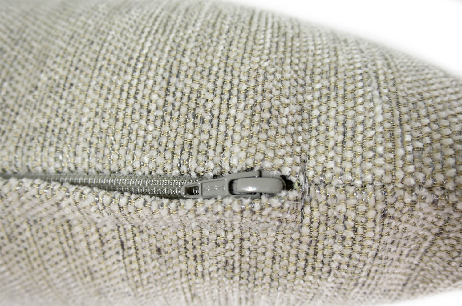 The Fringe Meta 光沢シュニールフリンジクッション クールグレー 50(60)×30cm 中材付 - HOUSE OF JAPAN Shop