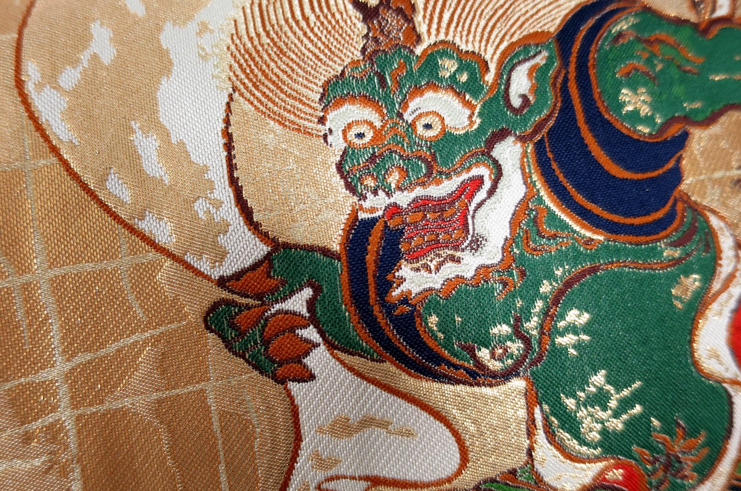 The Fujin Raijin 風神雷神図 西陣織 ビッグクッション 76×36×5cm 中材付 - HOUSE OF JAPAN Shop