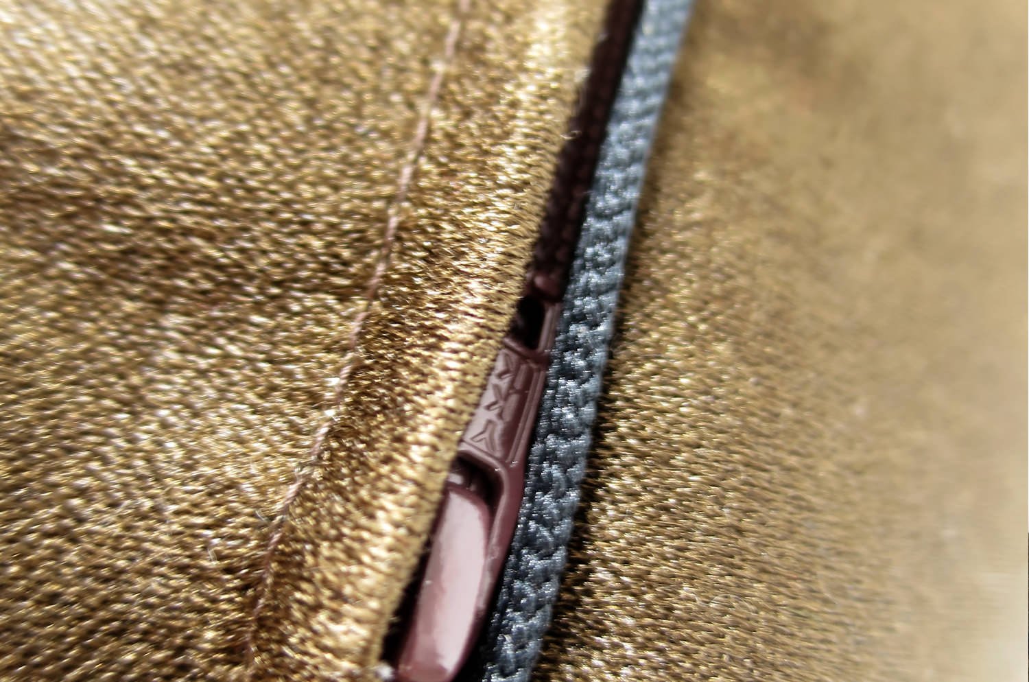 The Fujin Raijin 風神雷神図 西陣織 ビッグクッション 76×36×5cm 中材付 - HOUSE OF JAPAN Shop