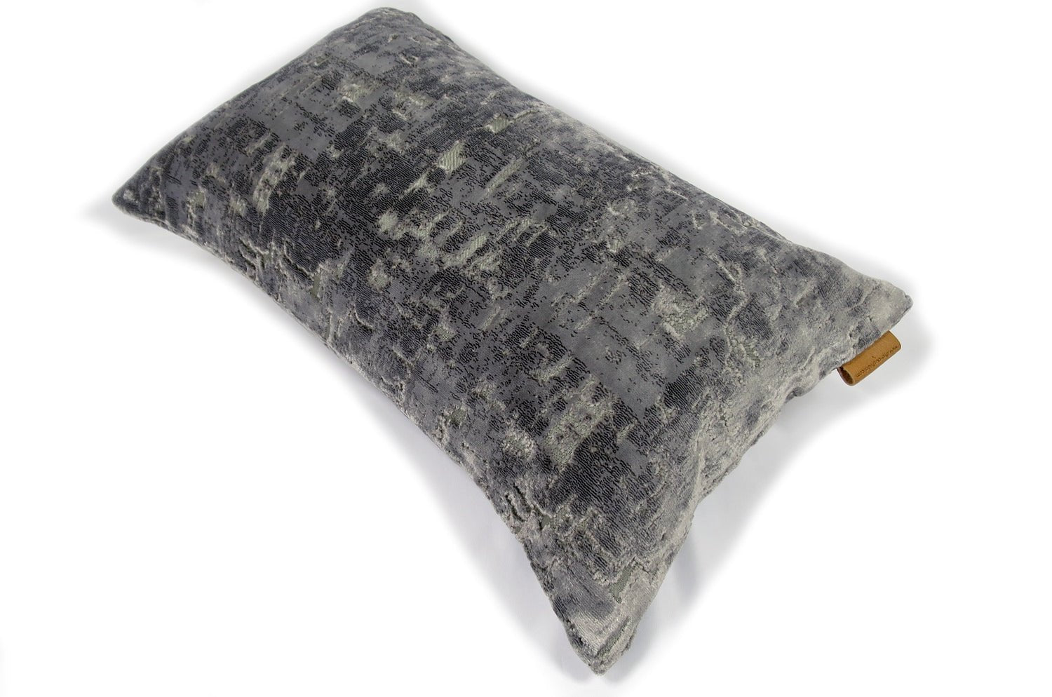 The GAVI アルマーニカーザ ガーヴィ ベルベットクッション(グレー) 48×30cm 中材付 - HOUSE OF JAPAN Shop