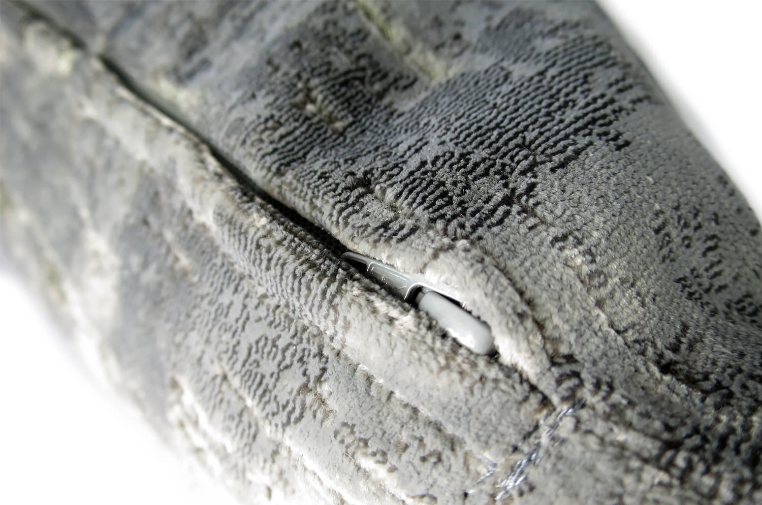 The GAVI アルマーニカーザ ガーヴィ ベルベットクッションカバー(グレー) 50×50cm - HOUSE OF JAPAN Shop