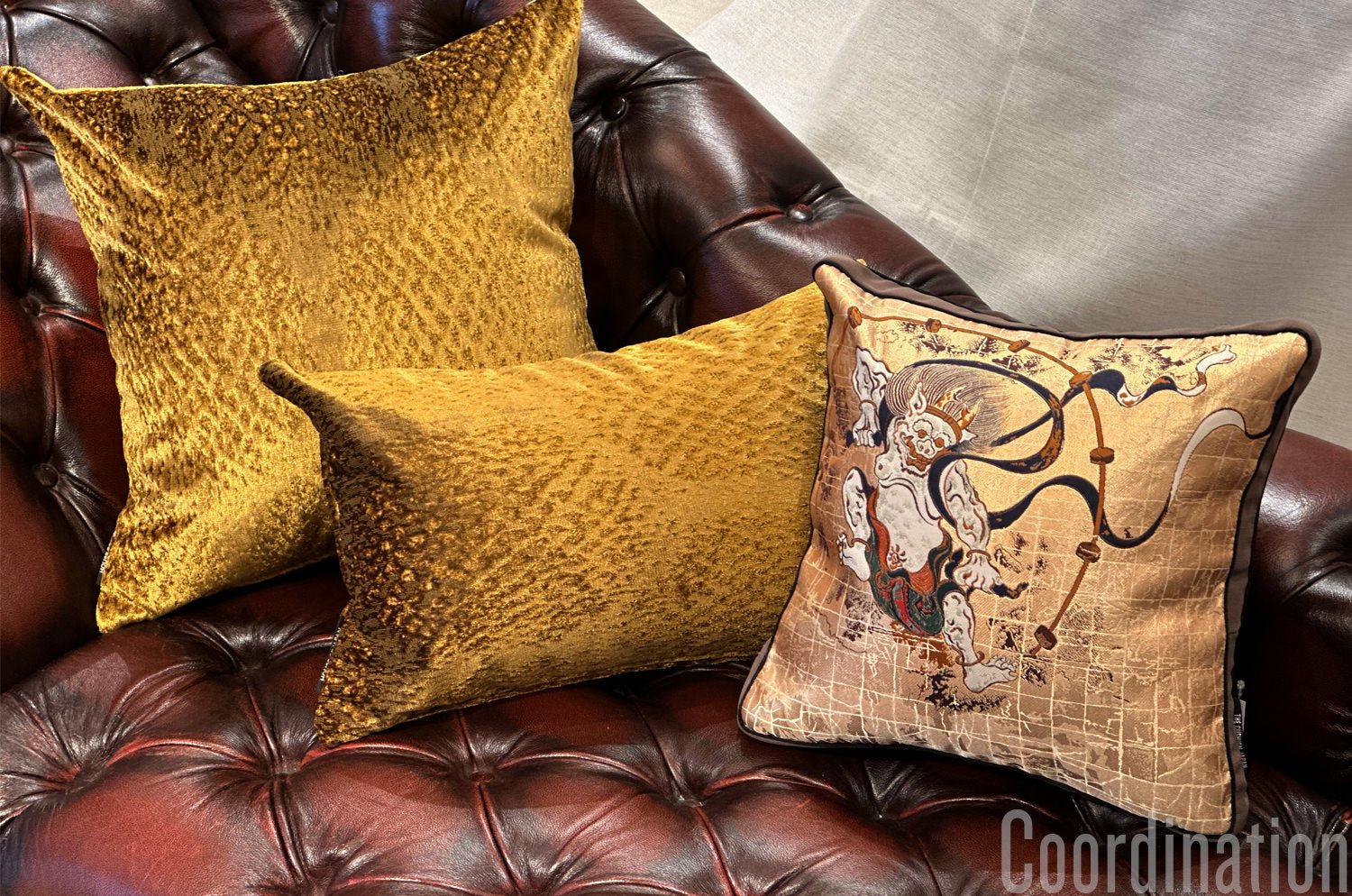 The Gilda ジルダ ベルベットクッション (ゴールドブラウン) 45×30cm 中材付 - HOUSE OF JAPAN Shop