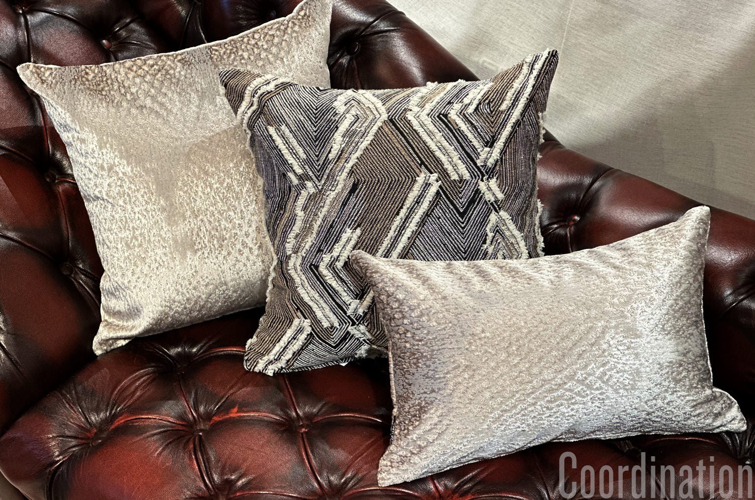 The Gilda ジルダ ベルベット クッション (シルバーベージュ) 45×30cm 中材付 - HOUSE OF JAPAN Shop