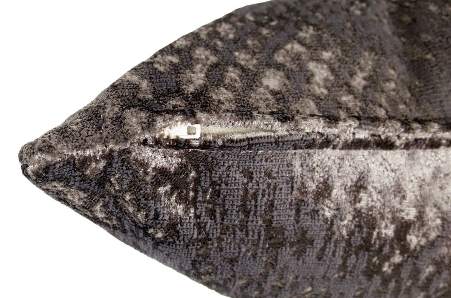 The Gilda ジルダ ベルベット クッション (チャコール) 45×30cm 中材付 - HOUSE OF JAPAN Shop