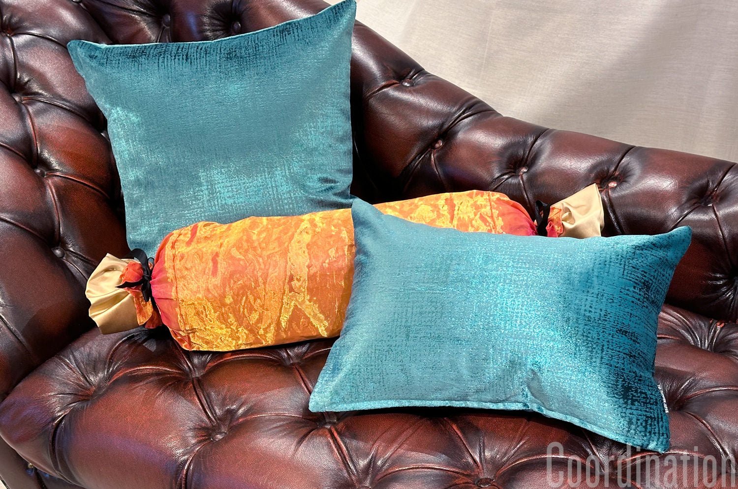 The Gloria グロリア ピーコックグリーン ベルベットクッションカバー 40×40cm - HOUSE OF JAPAN Shop