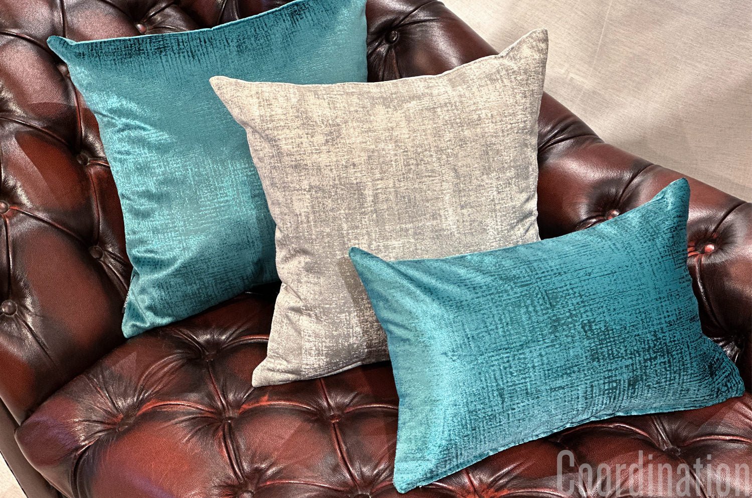 The Gloria グロリア ピーコックグリーン ベルベットクッションカバー 40×40cm - HOUSE OF JAPAN Shop