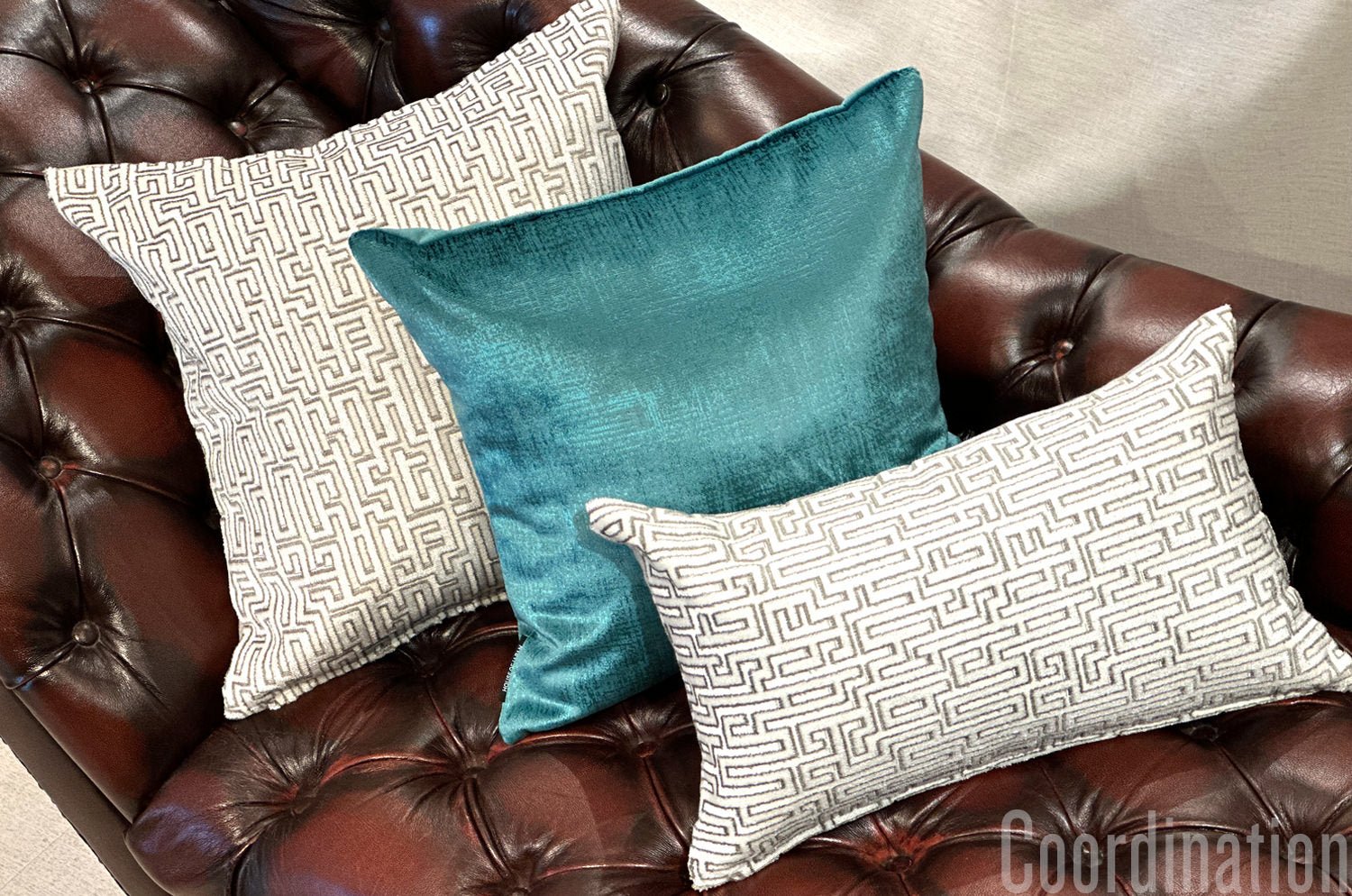 The Gloria グロリア ピーコックグリーン ベルベットクッションカバー 45×45cm - HOUSE OF JAPAN Shop