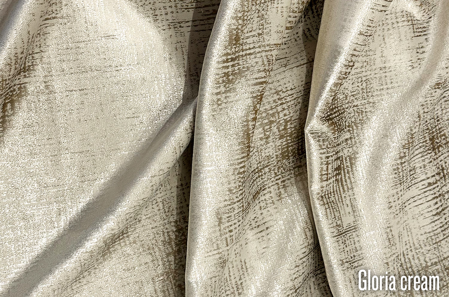 The Gloria グロリア ベルベットクッションカバー (クリーム) 45×45cm - HOUSE OF JAPAN Shop