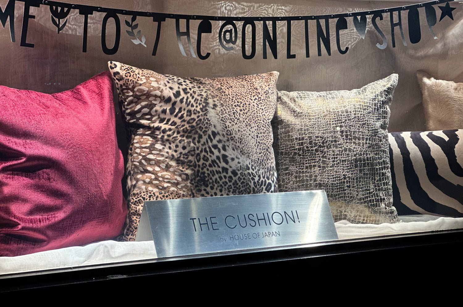 The Gloria グロリア ベルベットクッションカバー (ワイン) 45×45cm - HOUSE OF JAPAN Shop