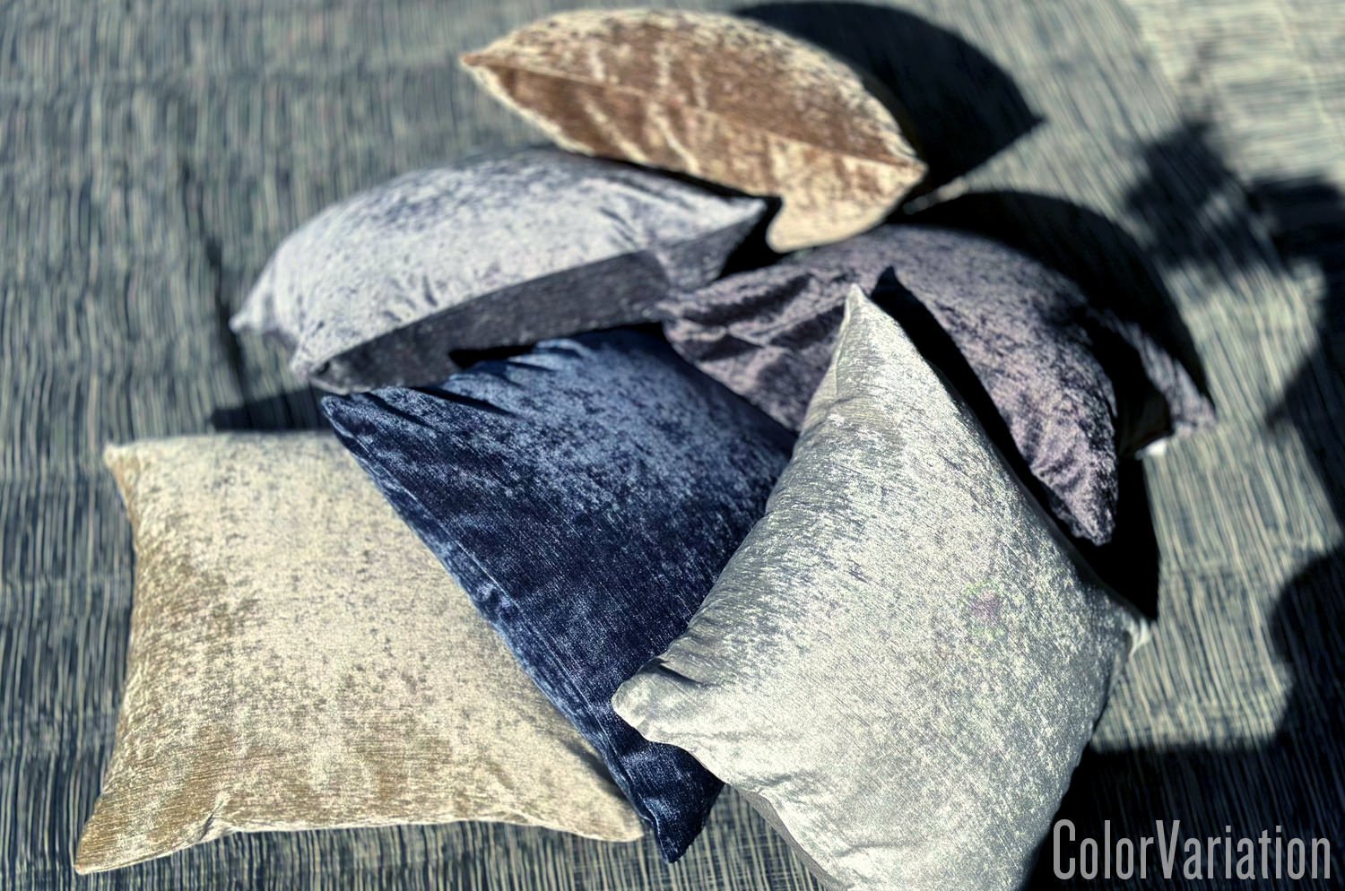 The Gloss グロスベロアクッションカバー (シャインブルーグレー) 45×45cm - HOUSE OF JAPAN Shop