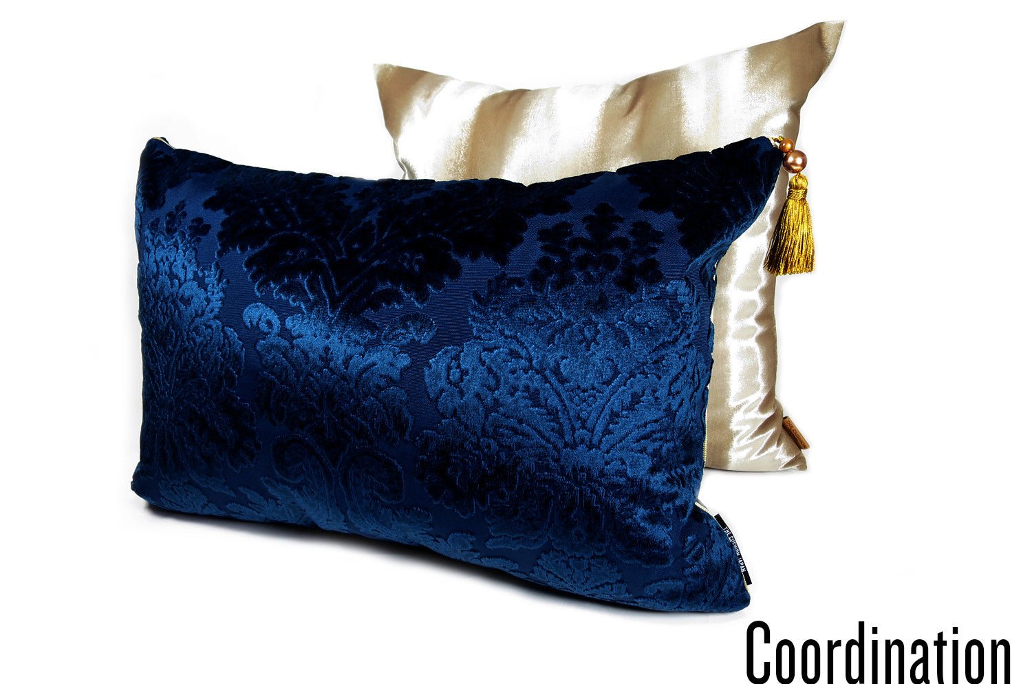 The Gosh ink ダマスク柄ベルベットタッセル付きクッションカバー ink 60×40cm 中材付 - HOUSE OF JAPAN Shop