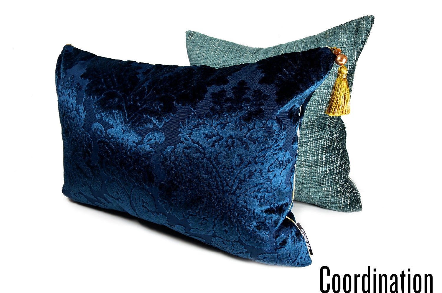 The Gosh ink ダマスク柄ベルベットタッセル付きクッションカバー ink 60×40cm 中材付 - HOUSE OF JAPAN Shop