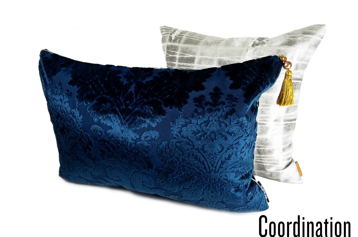 The Gosh ink ダマスク柄ベルベットタッセル付きクッションカバー ink 60×40cm 中材付 - HOUSE OF JAPAN Shop