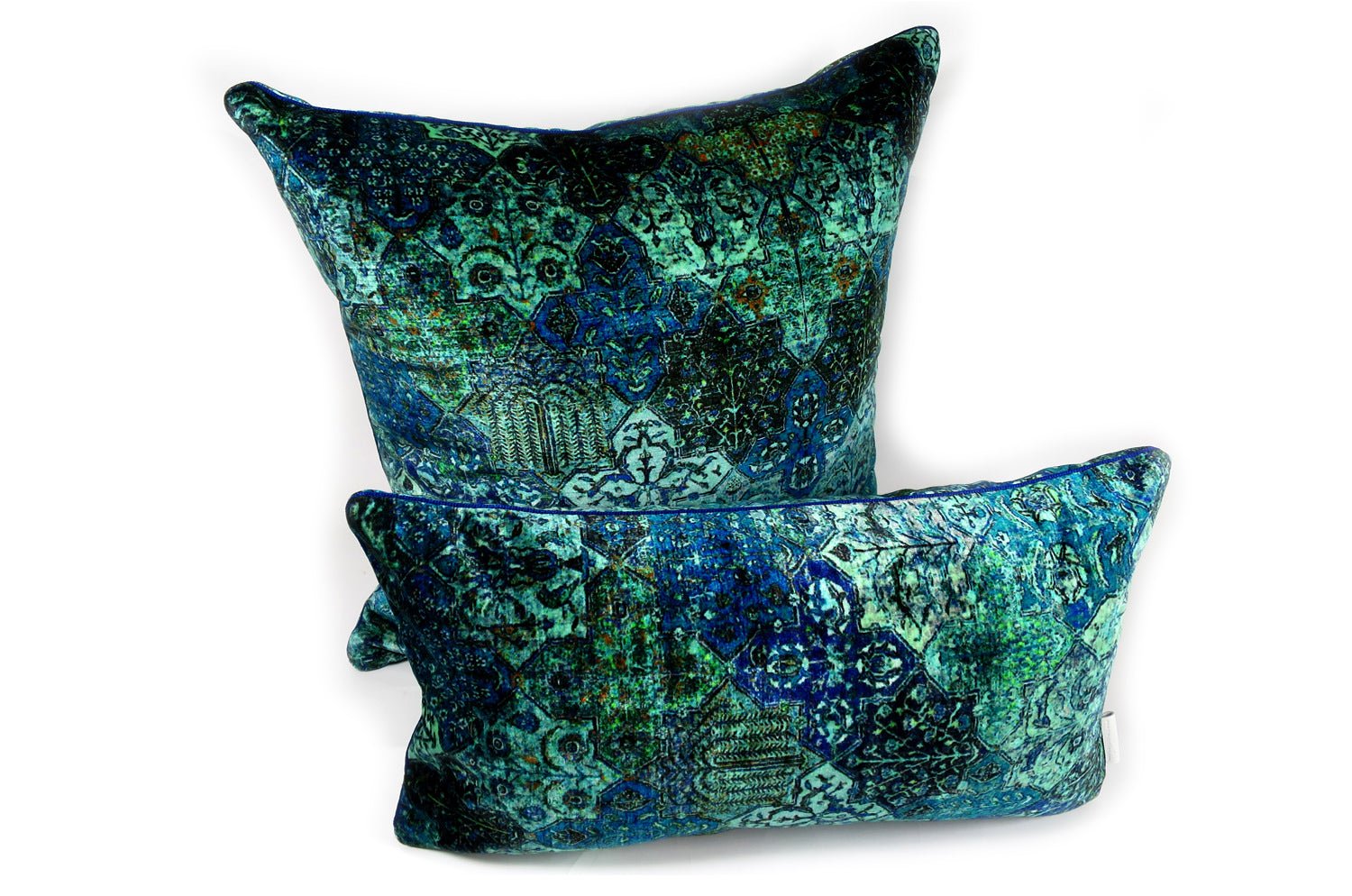 The GP&J BAKER ピーコックブルー ベルベットクッション 50×28cm 中材付 - HOUSE OF JAPAN Shop