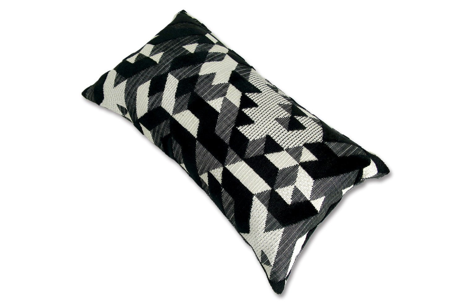 The GRAPHICS グラフィックス フレンチジャカードベルベット 横長クッション (ブラック) 50×28cm 中材付 - HOUSE OF JAPAN Shop