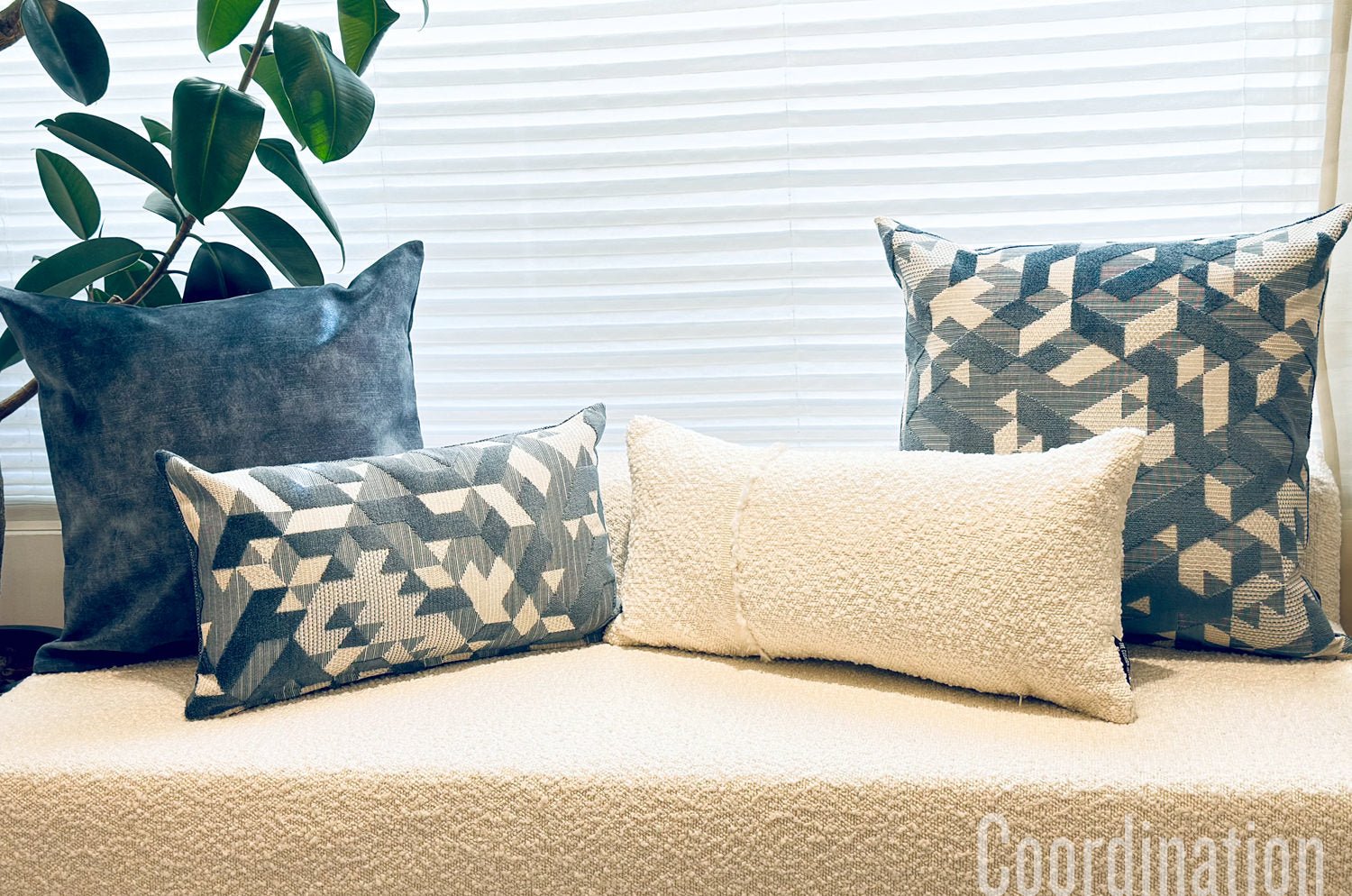 The GRAPHICS グラフィックス フレンチジャカードベルベット クッションカバー (グレーブルー) 50×50cm - HOUSE OF JAPAN Shop