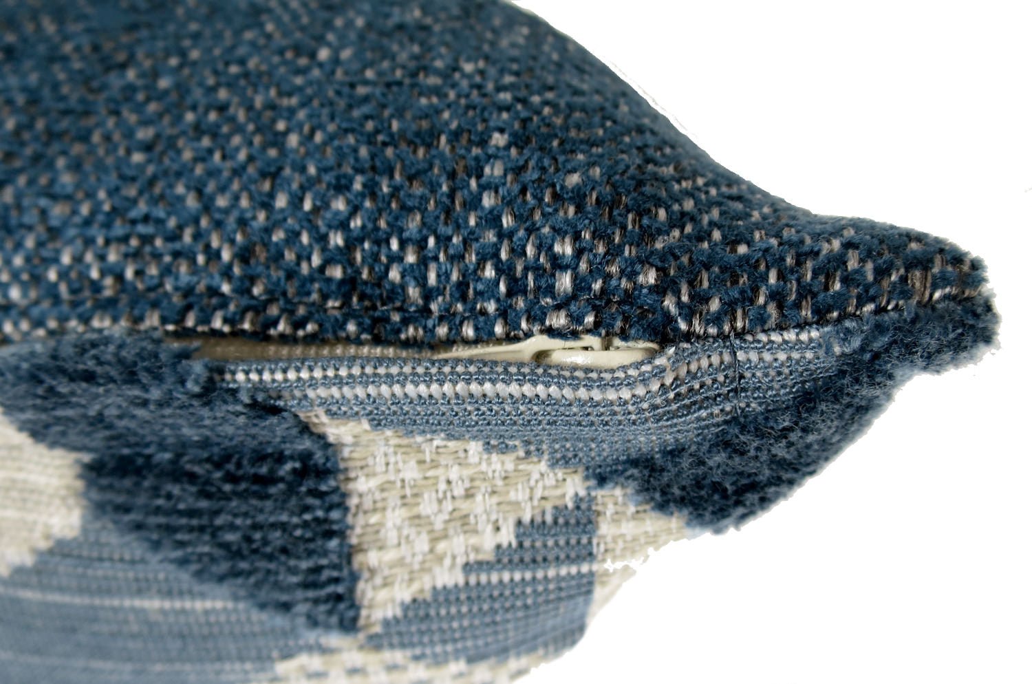 The GRAPHICS グラフィックス フレンチジャカードベルベット クッションカバー (グレーブルー) 50×50cm - HOUSE OF JAPAN Shop