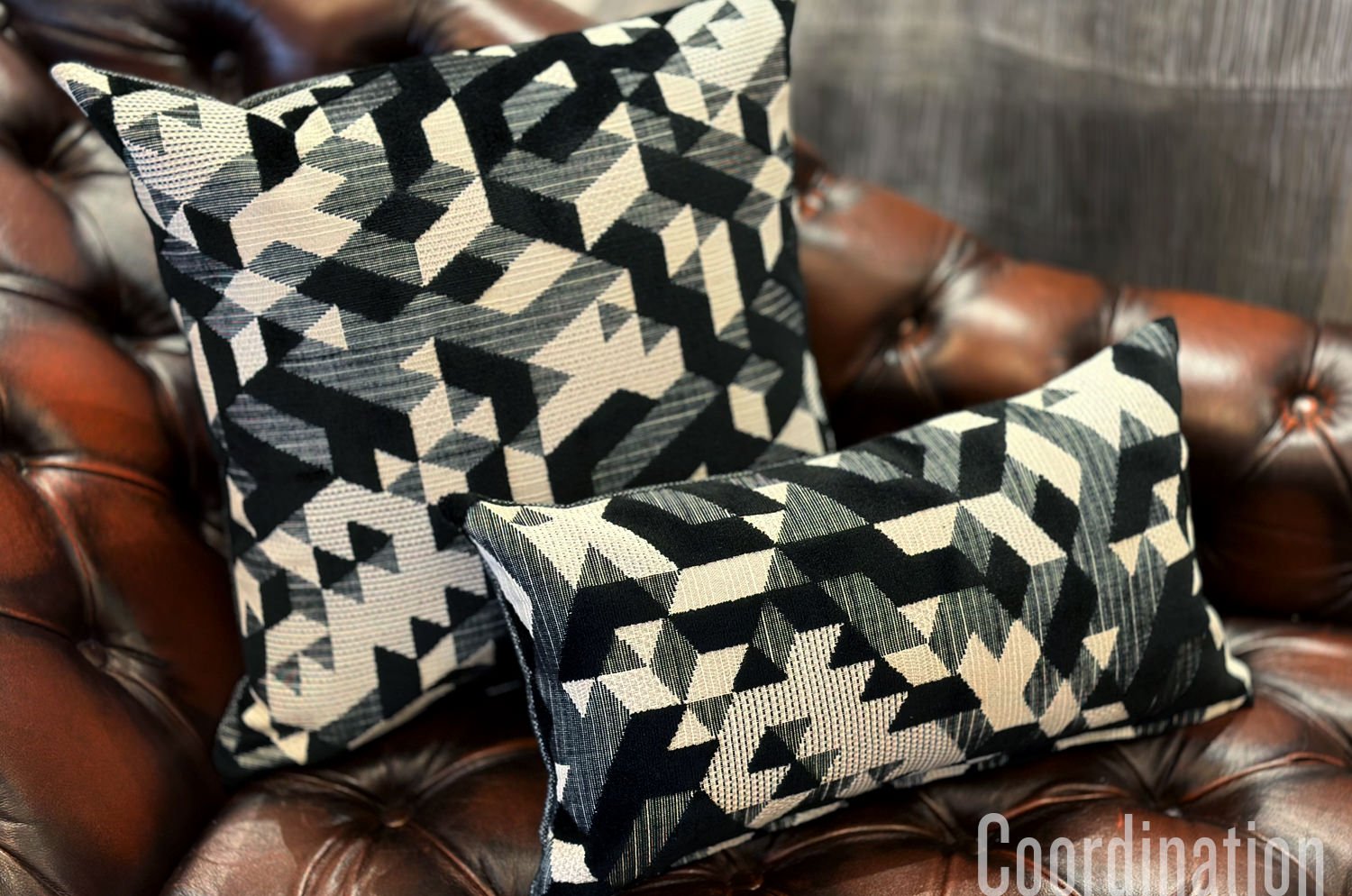 The GRAPHICS グラフィックス フレンチジャガードベルベット クッションカバー(ブラック) 50×50cm - HOUSE OF JAPAN Shop