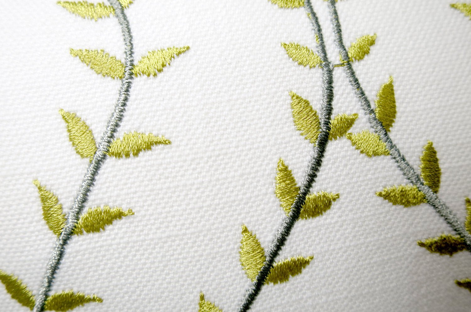 The Green Leaf ナチュラルグリーンリーフ 大きめクッション 60×38cm 中材付 - HOUSE OF JAPAN Shop