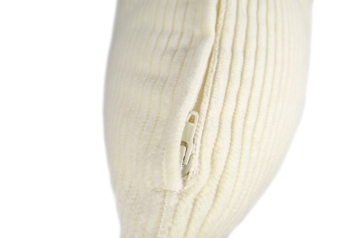 The Guild Corda デザイナーズギルド コーデュロイクッション チョーク(オフホワイト) 50×30cm 中材付 - HOUSE OF JAPAN Shop