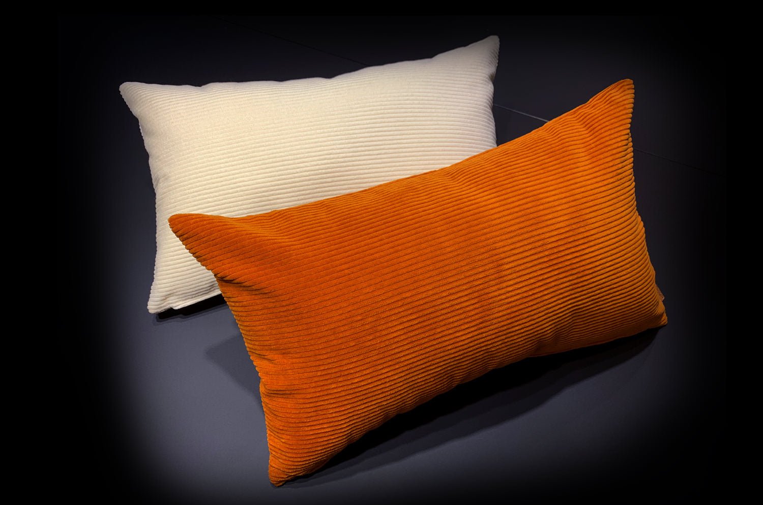 The Guild Corda デザイナーズギルド コーデュロイクッション チョーク(オフホワイト) 50×30cm 中材付 - HOUSE OF JAPAN Shop