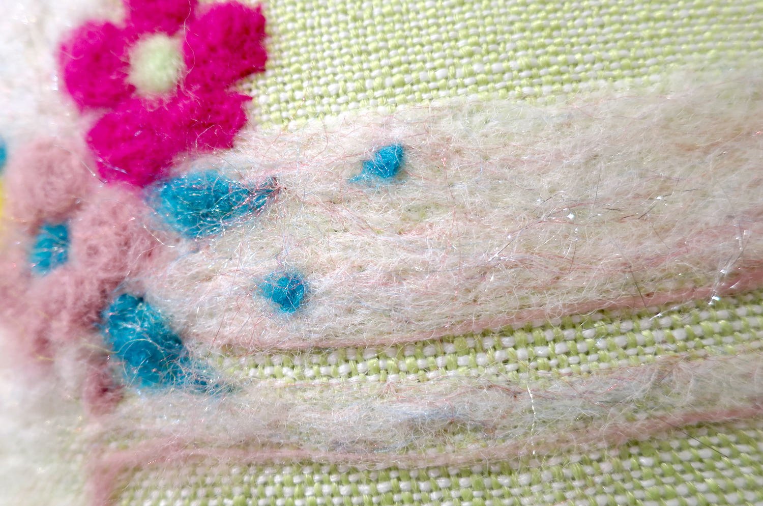 The H 「イニシャルH」メッセージクッション ライトグリーン 35×35cm - HOUSE OF JAPAN Shop