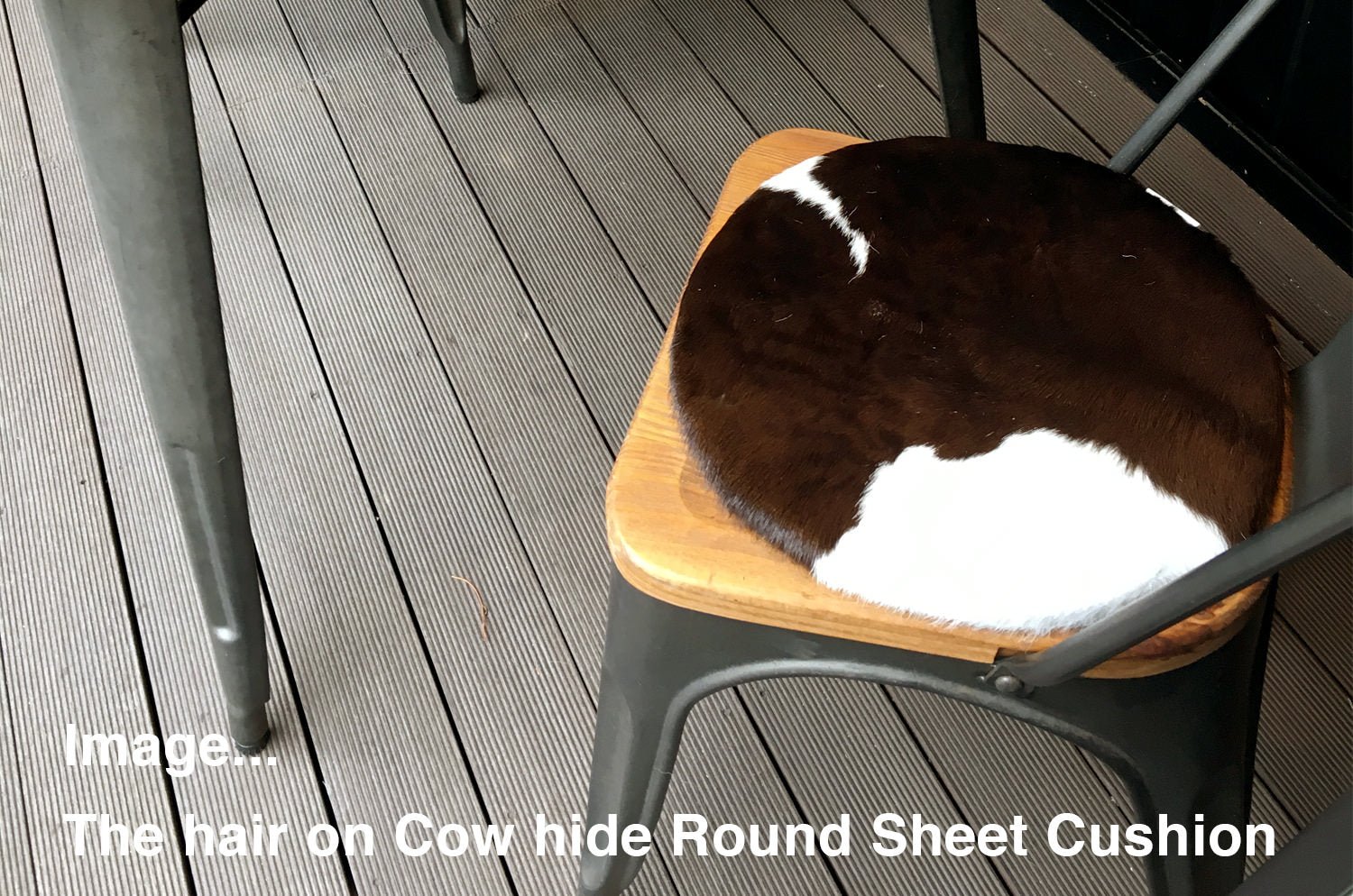 The Hair on Cow Hide Round Sheet ハラコ ラウンドシートクッション No.02 Φ35cm - HOUSE OF JAPAN Shop