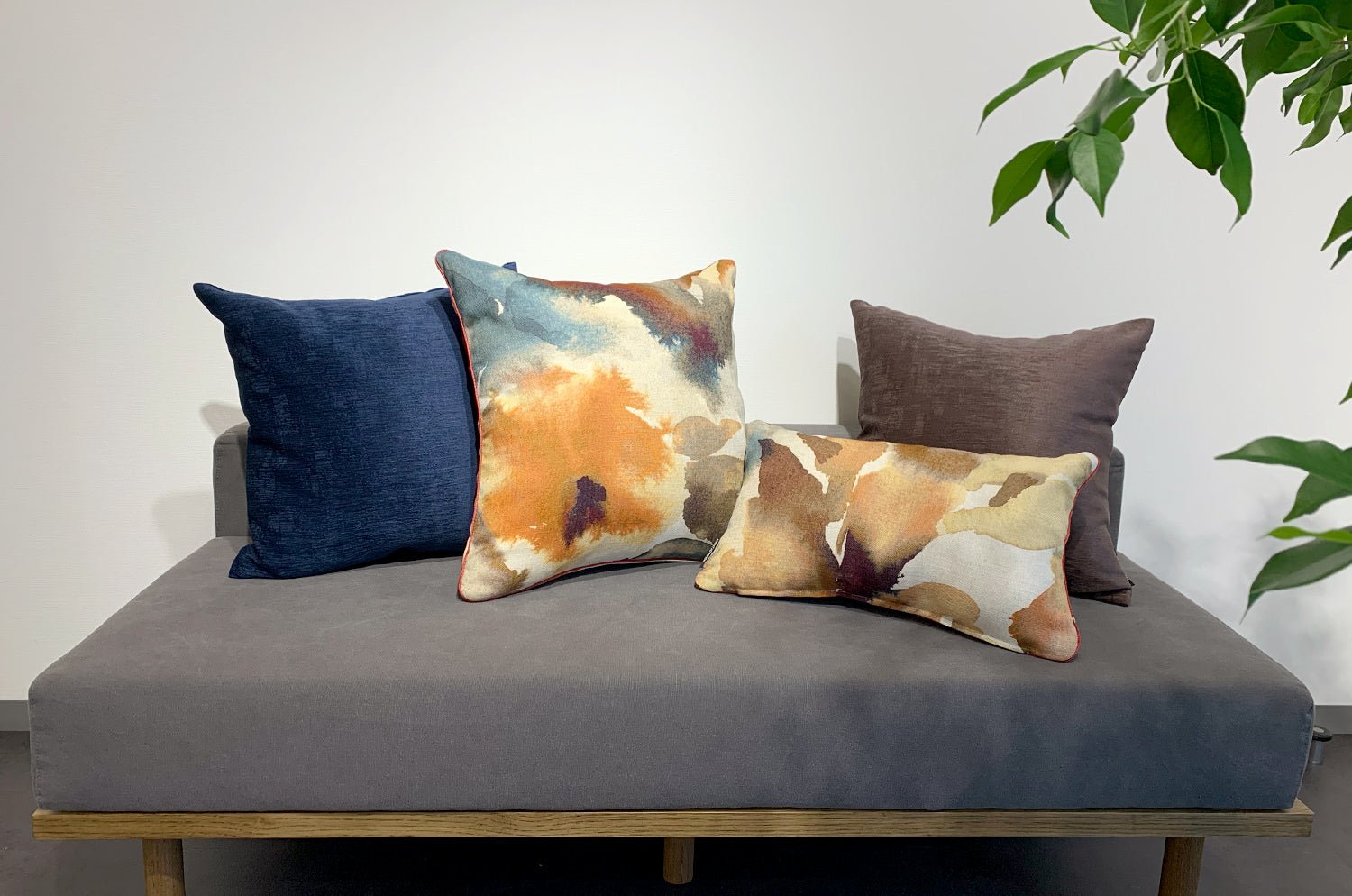 The HARLEQUIN Flores Linen ハーレクイン フローレスリネン クッションカバー 50×50cm - HOUSE OF JAPAN Shop