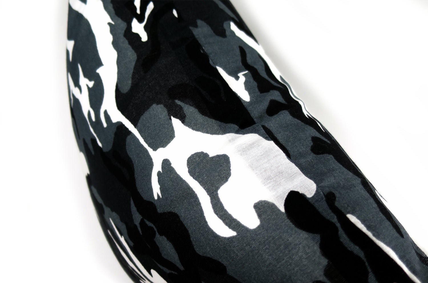 The HAV - A - HANK ハバハンクバンダナ迷彩柄クッションカバー ブラック 50×50cm - HOUSE OF JAPAN Shop