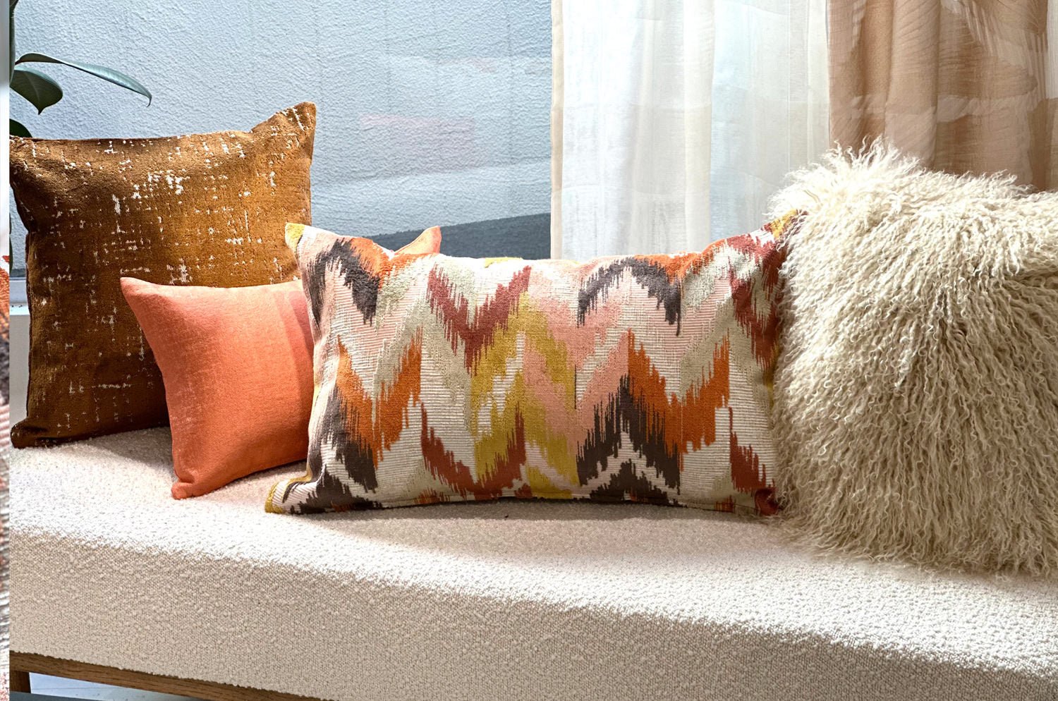 The Ikat Velours イカット調 ベルベットクッション (Terracotta) 65×40cm 中材付 - HOUSE OF JAPAN Shop