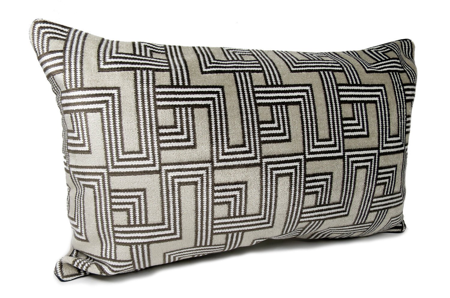 The Interception インターセプション ベルベット クッション ライトグレージュ 50×30cm 中材付 - HOUSE OF JAPAN Shop