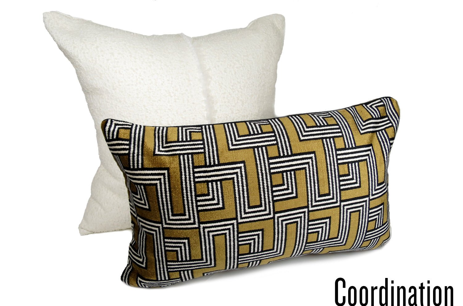 The Interception インターセプション ベルベットクッション トフィーゴールド 50×30cm 中材付 - HOUSE OF JAPAN Shop