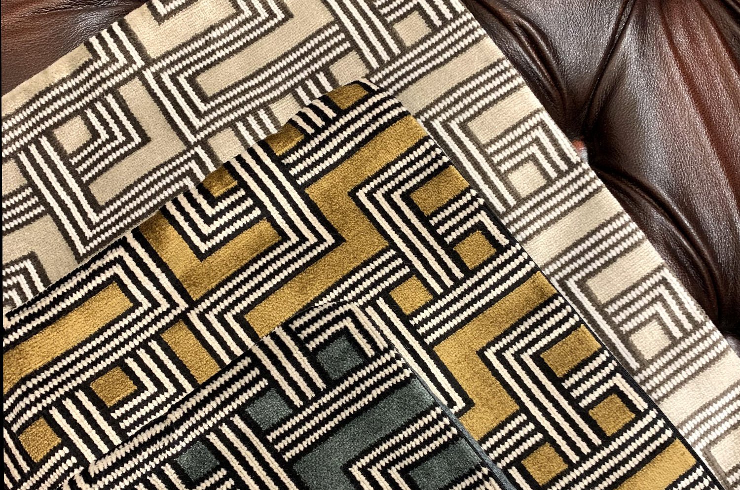 The Interception インターセプション ベルベット クッション モスグリーン 50×30cm 中材付 - HOUSE OF JAPAN Shop