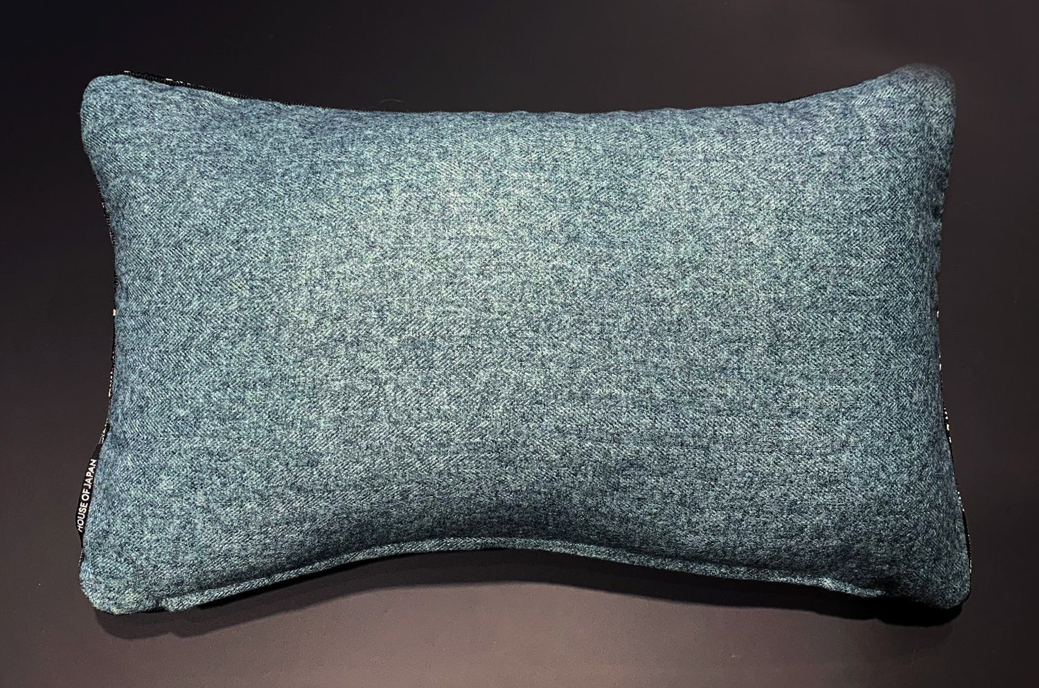 The Interception インターセプション ベルベット クッション モスグリーン 50×30cm 中材付 - HOUSE OF JAPAN Shop