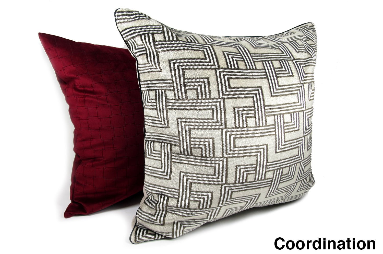 The Interception インターセプション ベルベット クッション ライトグレージュ 50×30cm 中材付 - HOUSE OF JAPAN Shop