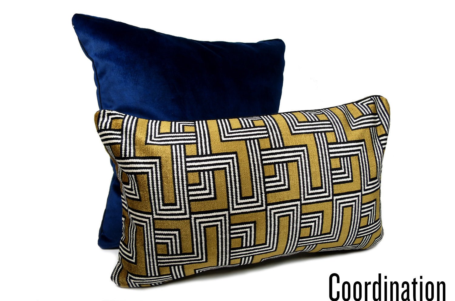 The Interception インターセプション ベルベットクッション トフィーゴールド 50×30cm 中材付 - HOUSE OF JAPAN Shop