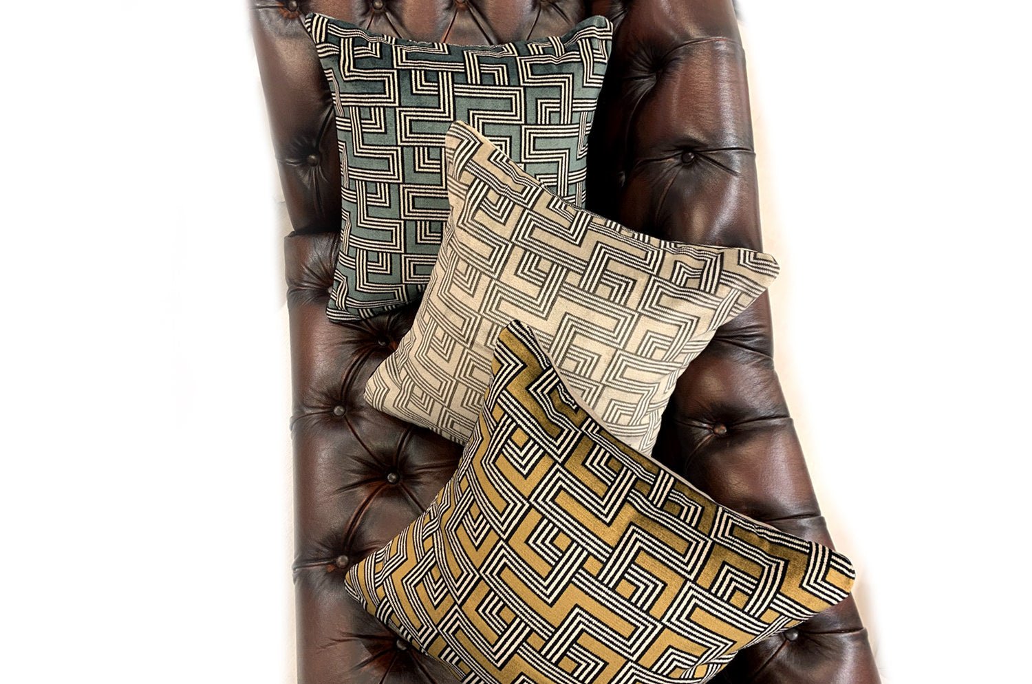 The Interception インターセプション ベルベット クッションカバー ライトグレージュ 50×50cm - HOUSE OF JAPAN Shop