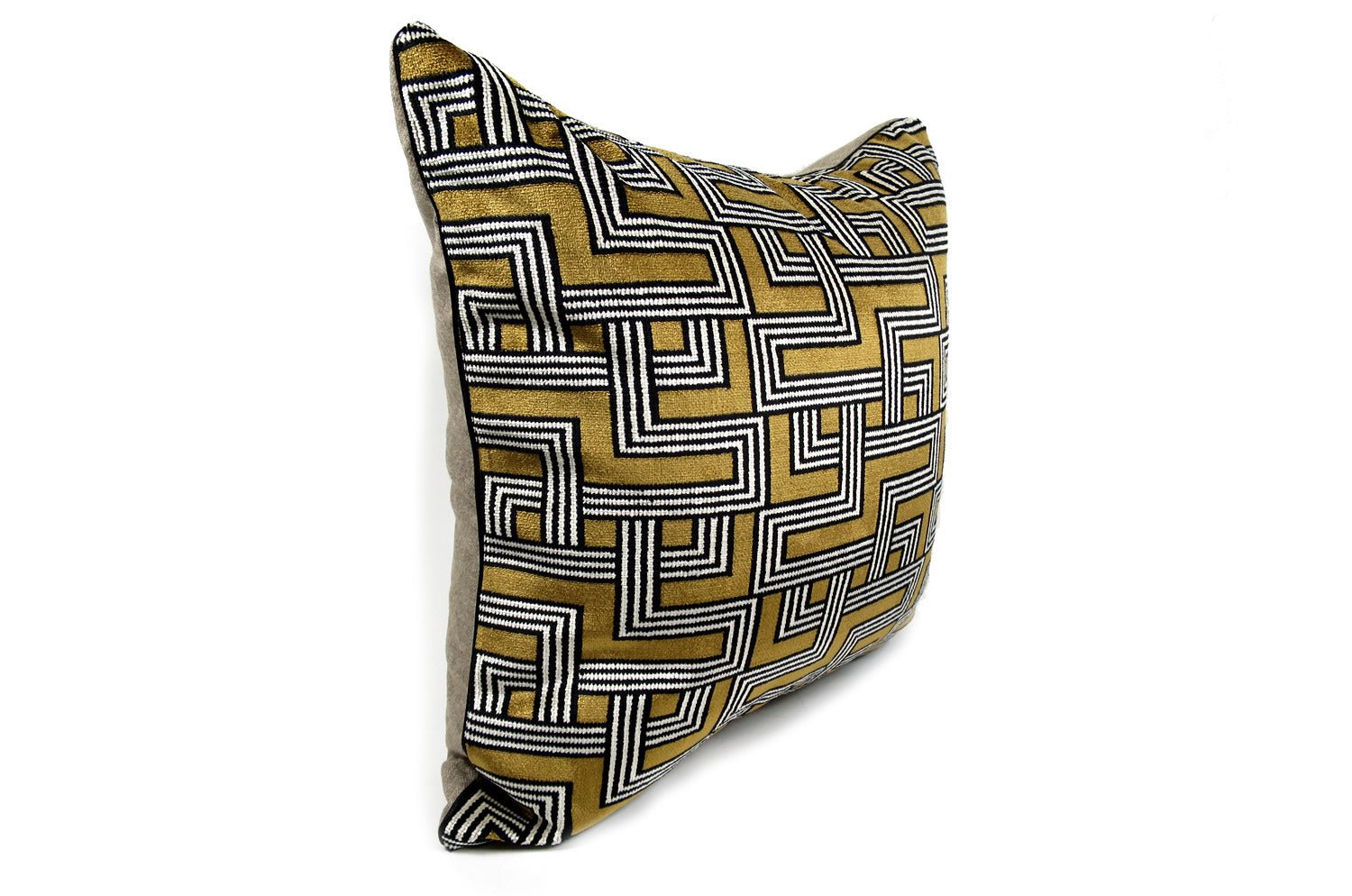 The Interception インターセプション ベルベットクッションカバー トフィーゴールド 50×50cm - HOUSE OF JAPAN Shop