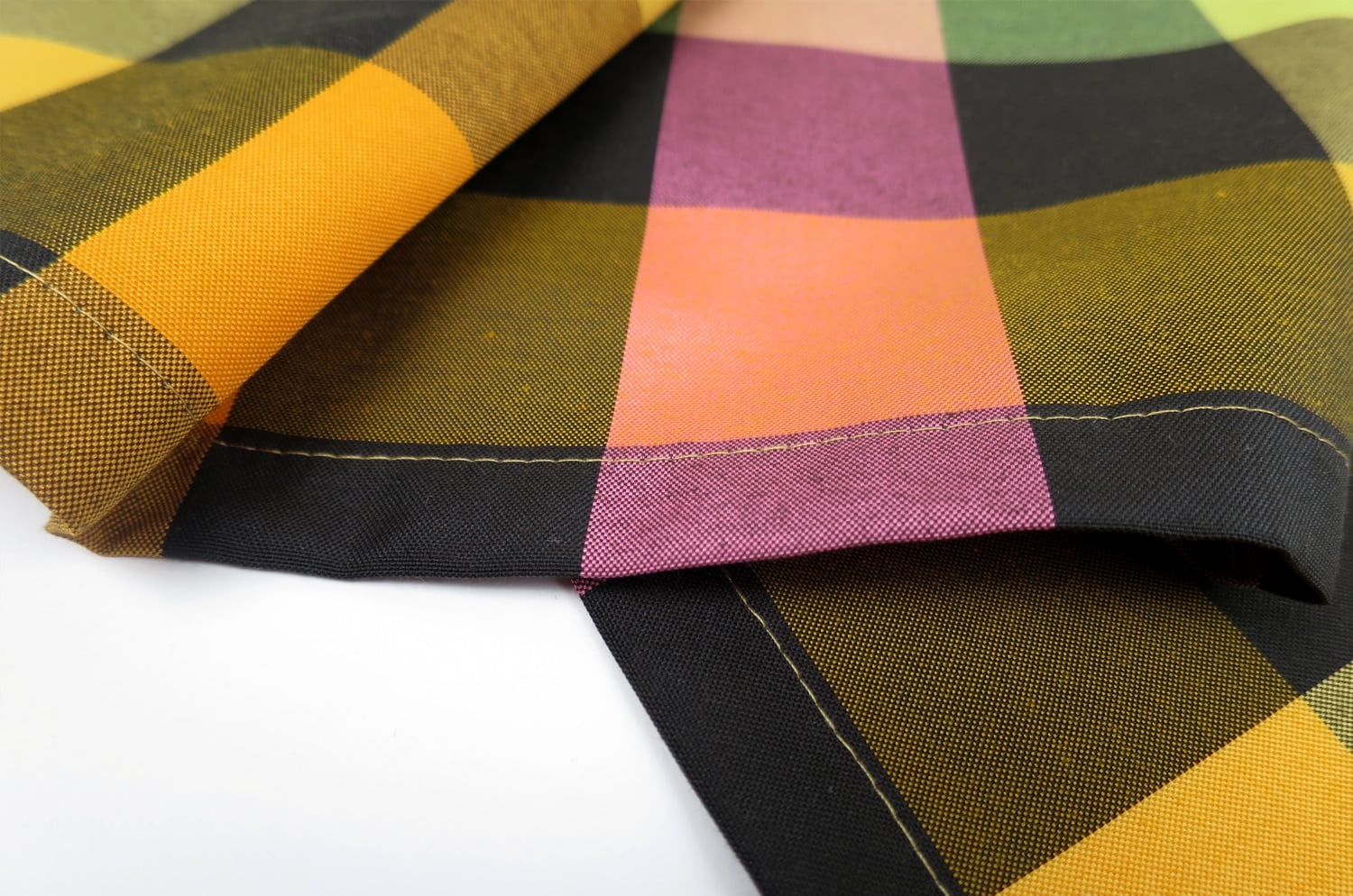 The INTERIOR SET ドイツ製生地 クッション&テーブルランナーセット ブラックオレンジ - HOUSE OF JAPAN Shop