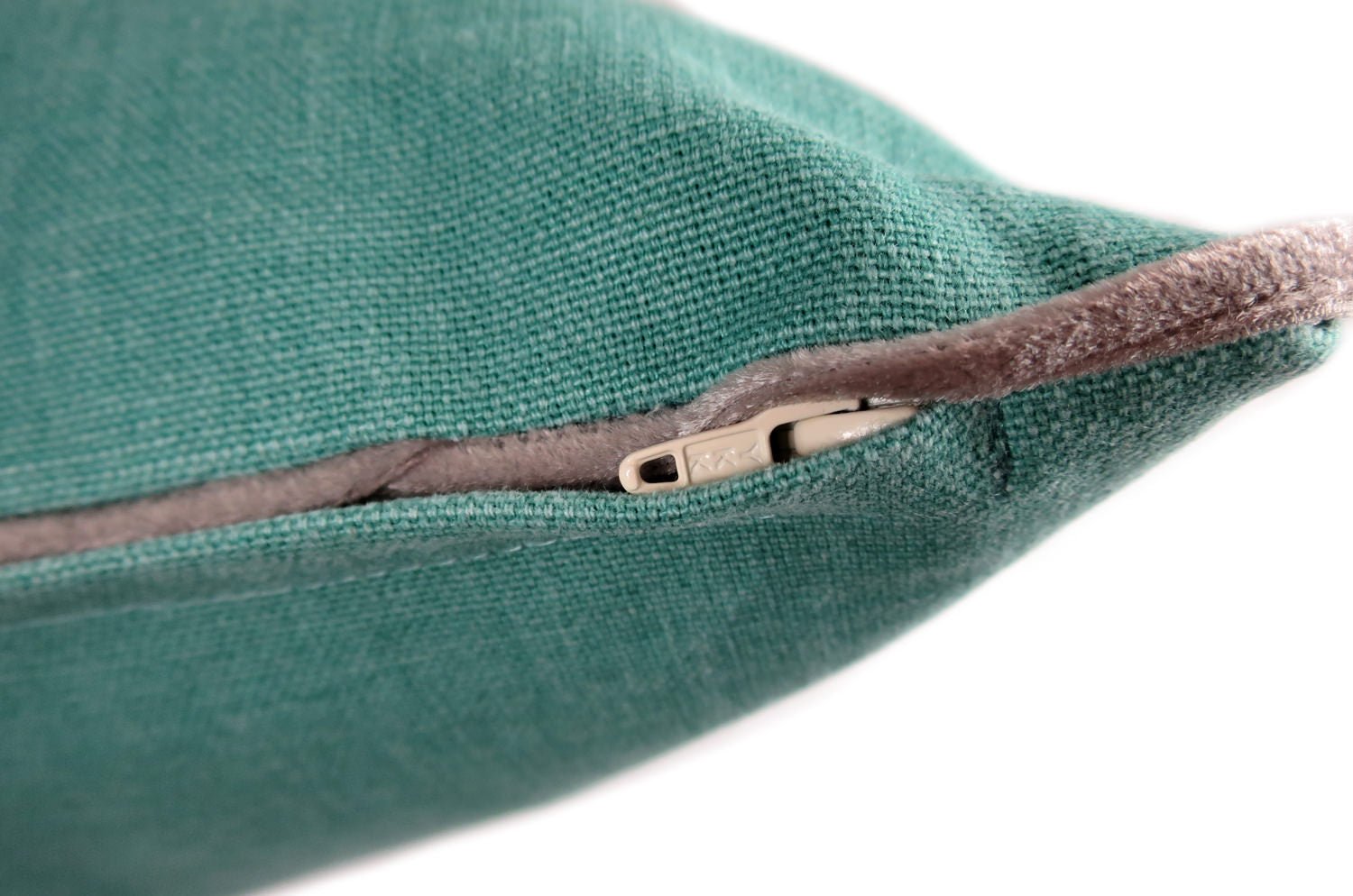 The Italy cotton イタリアブラッシュドコットン ベルベットパイピング クッション サックスブルー 45×30cm 中材付 - HOUSE OF JAPAN Shop