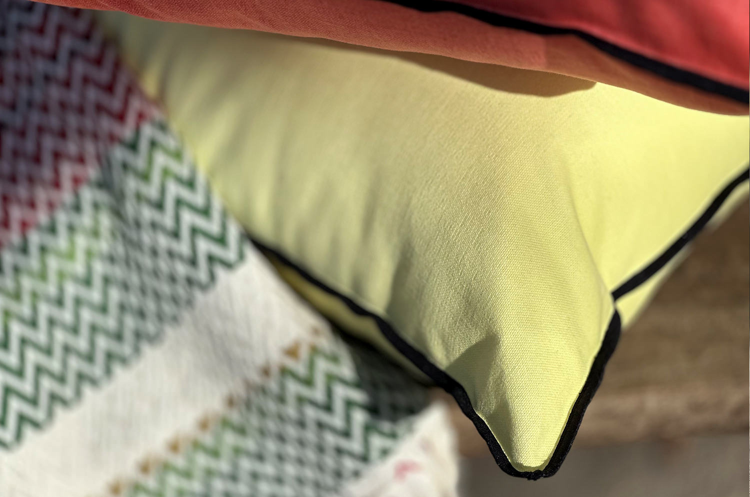 The Italy cotton イタリアブラッシュドコットン クッションカバー フレーム (ブライトイエロー) 45×45cm - HOUSE OF JAPAN Shop