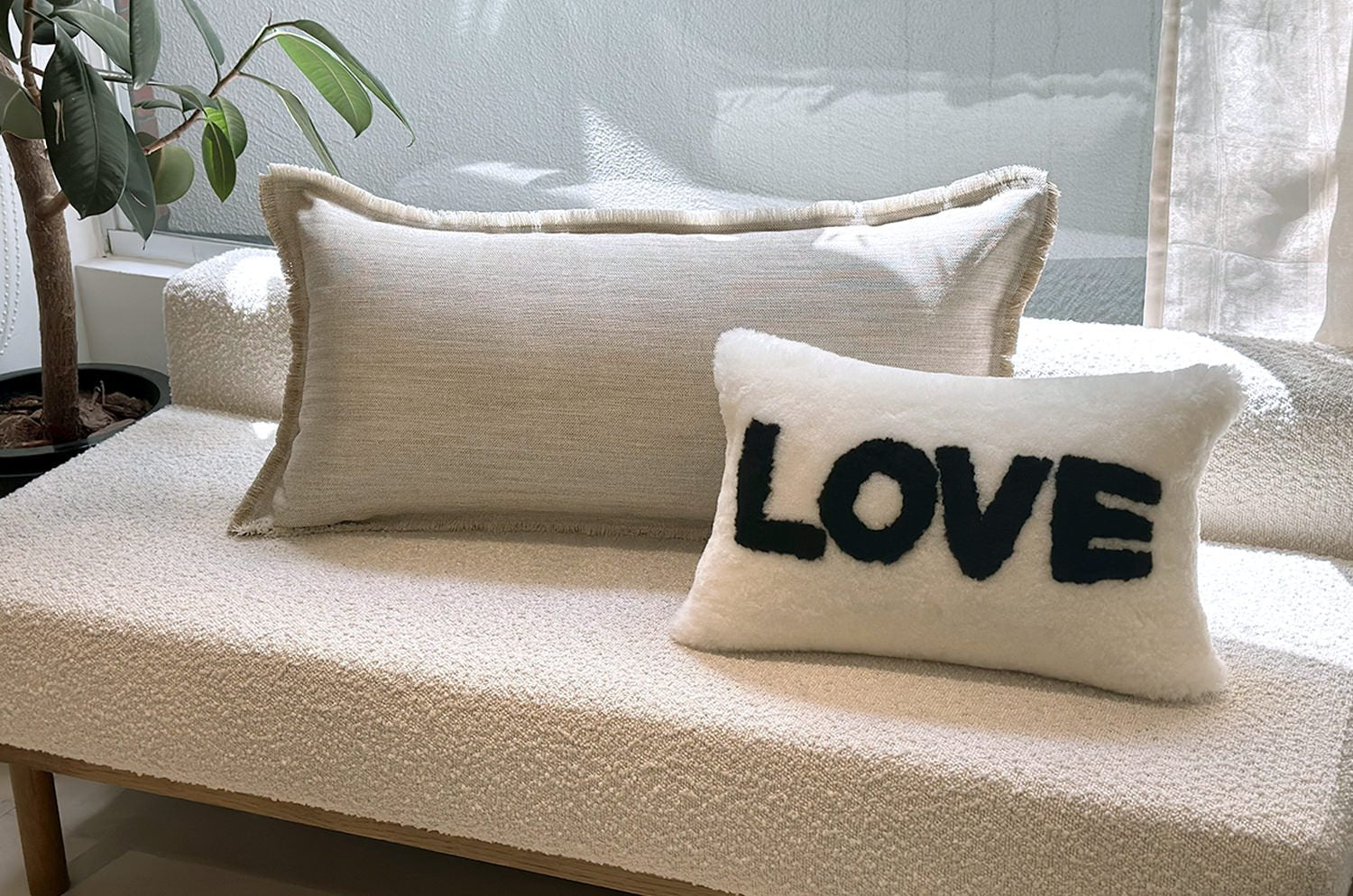 The Jadore ジャドール ベルギー製 フリンジ付きBIGクッション 80(84)×40(44)cm 中材付 - HOUSE OF JAPAN Shop