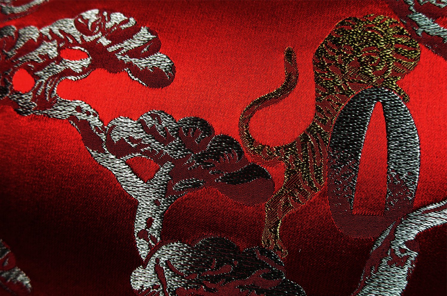 The JEREVAN アルマーニカーザ エレバン パイピングクッション(ルビーレッド) 44×30cm 中材付 - HOUSE OF JAPAN Shop