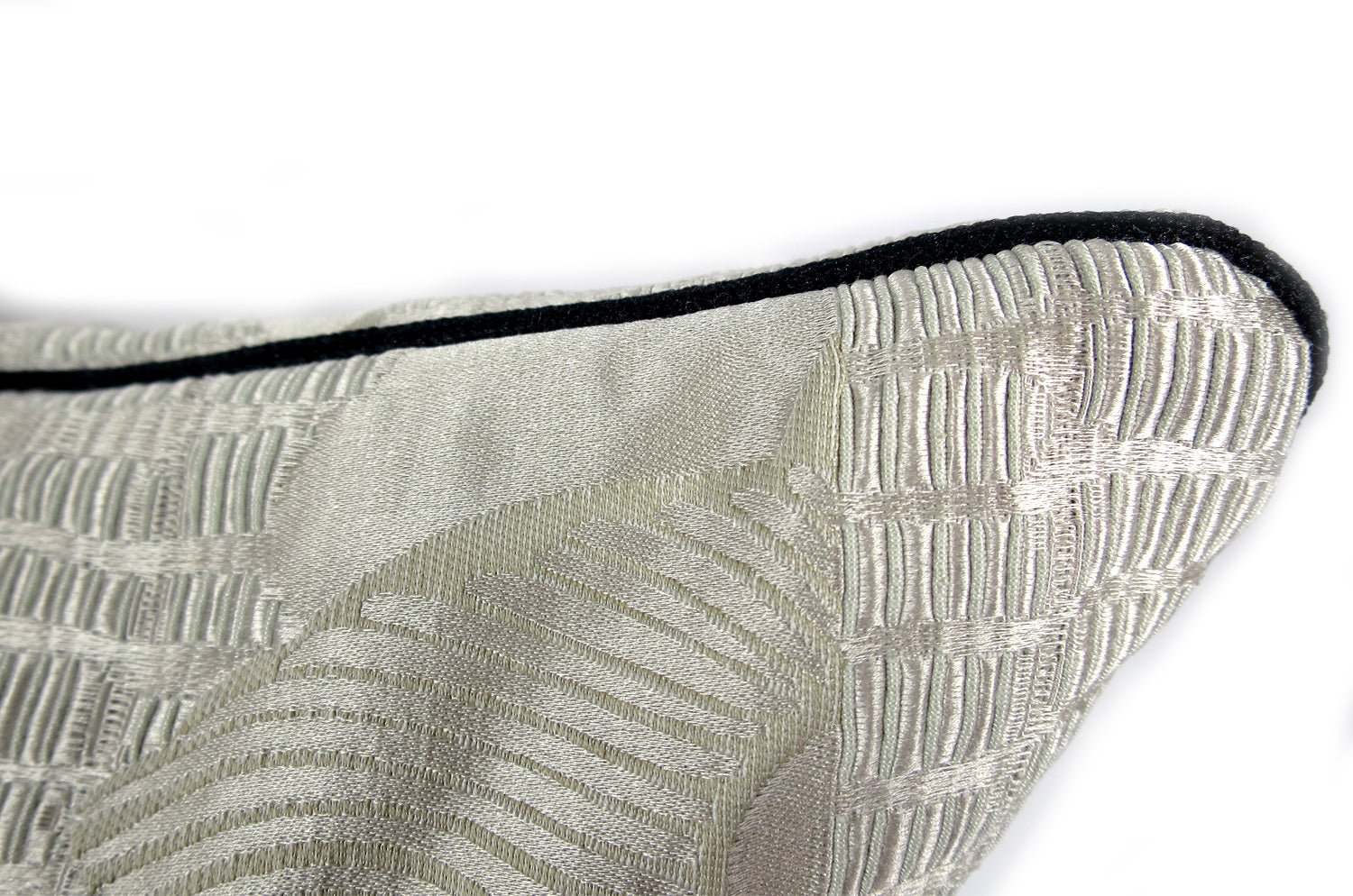 The JINHUA GHIACCIO アルマーニカーザ ジンファ パイピングクッション(グレージュ) 48×30cm 中材付 - HOUSE OF JAPAN Shop