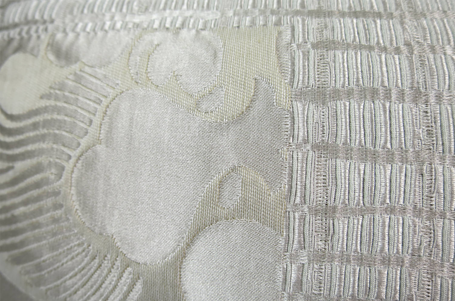 The JINHUA GHIACCIO アルマーニカーザ ジンファ パイピングクッション(グレージュ) 48×30cm 中材付 - HOUSE OF JAPAN Shop