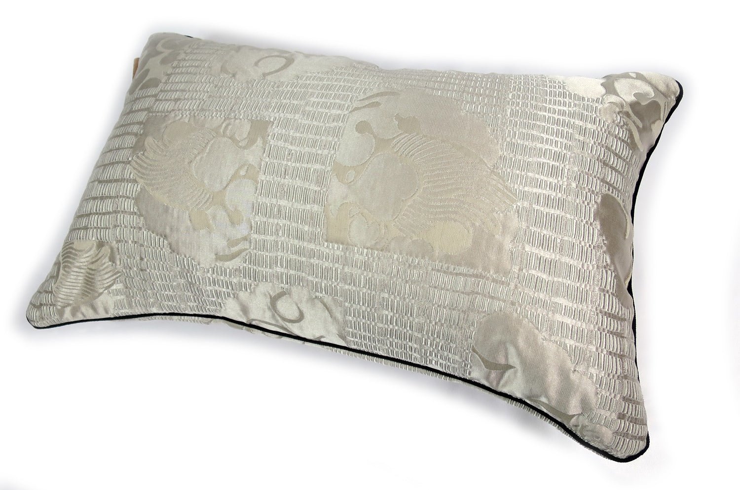 The JINHUA GHIACCIO アルマーニカーザ ジンファ パイピングクッション(グレージュ) 48×30cm 中材付 - HOUSE OF JAPAN Shop