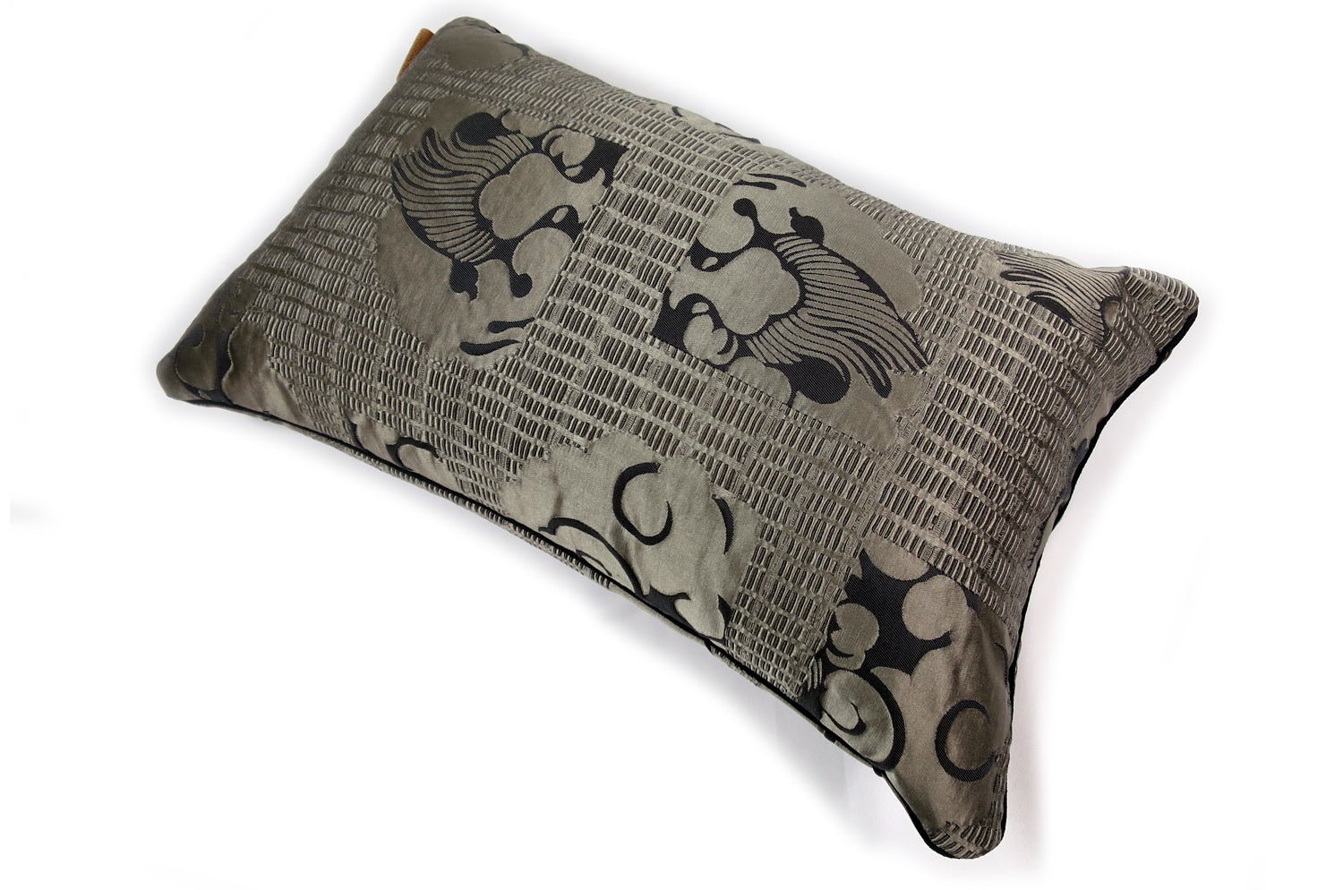 The JINHUA Nickel/Nero アルマーニカーザ ジンファ パイピングクッション(ニッケル) 48×30cm 中材付 - HOUSE OF JAPAN Shop