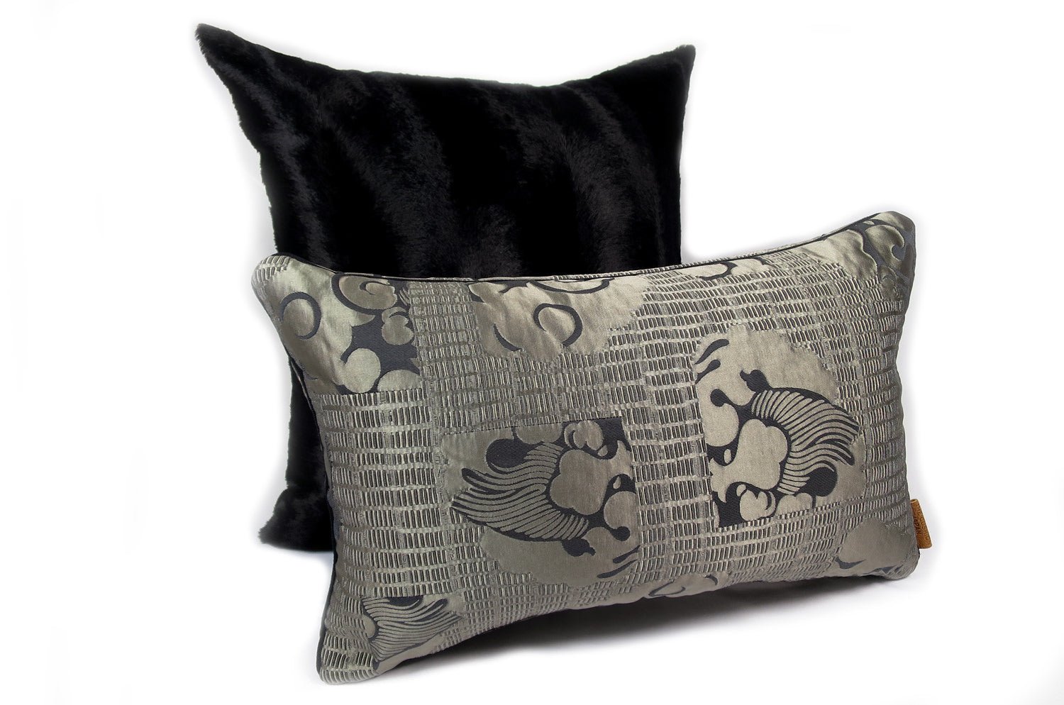 The JINHUA Nickel/Nero アルマーニカーザ ジンファ パイピングクッション(ニッケル) 48×30cm 中材付 - HOUSE OF JAPAN Shop